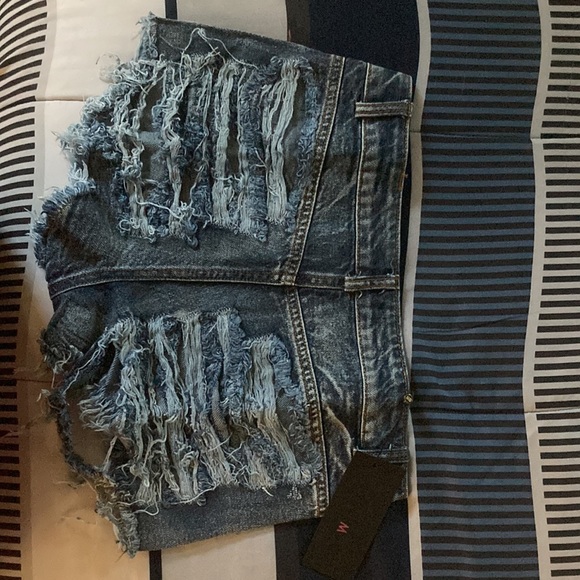 Slit shorts - Picture 2 of 2